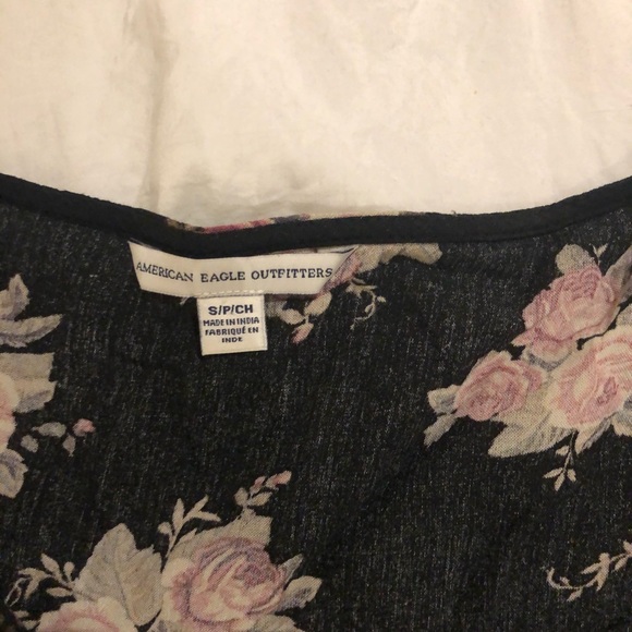 Floral romper with long flared sleeves - Picture 4 of 4